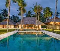 Villa Sepoi Sepoi, Sala de estar junto a la piscina